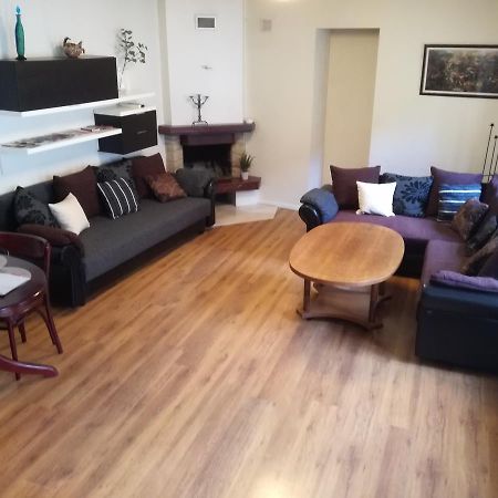 Old Town Apartment At Sv. Mikalojaus Vilnius Luaran gambar